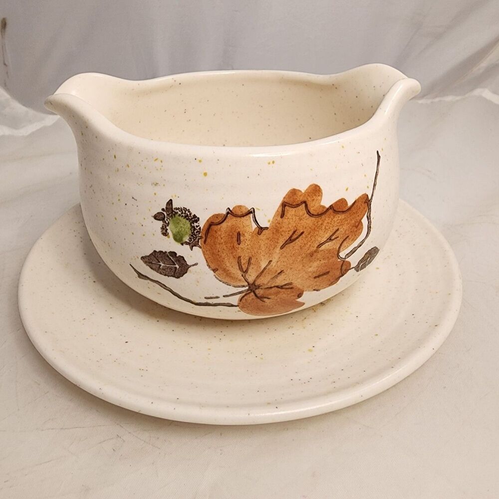 7590 VTG Metlox Poppytrail Woodland Autimn Gravy Boat